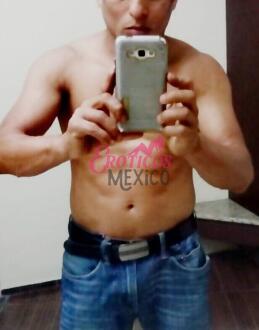 Soy Carlos Y Ofrezco Mi Atención Para Mujeres Solas Y Parejas