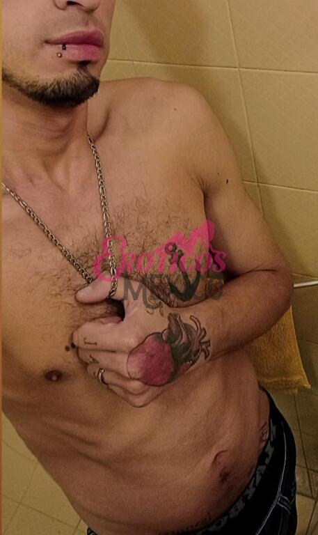 JOVEN CALIENTE TENTACIÓN *SOLO MUJERES*